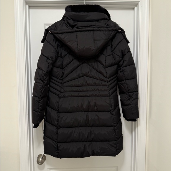 London Fog Women's Black Puffer Jacket with Detachable Faux Fur and Hood - Picture 4 of 9